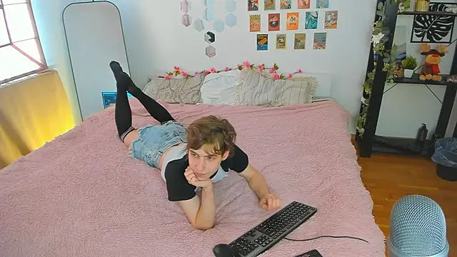 AvenGlow online show from 29, 3, 2026