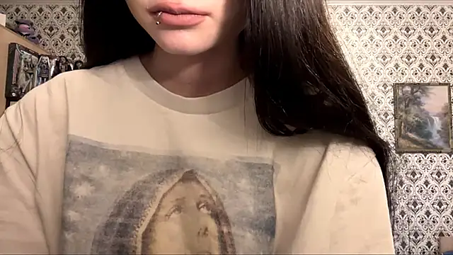 Snapshot of SofiaDreams09 chatting on 14, 11, 2025 SofiaDreams09 online show from 14, 11, 2025