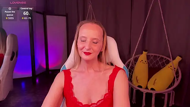 Snapshot of ScarlettPalmer chatting on 19, 12, 2025 ScarlettPalmer online show from 19, 12, 2025