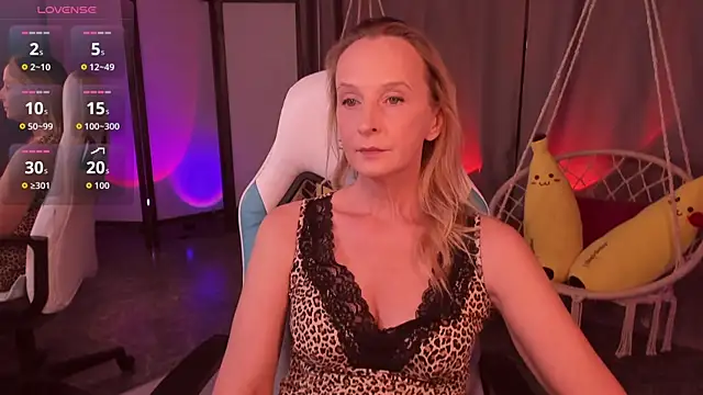 Snapshot of ScarlettPalmer chatting on 18, 11, 2025 ScarlettPalmer online show from 18, 11, 2025