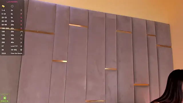 BellaEdwards online show from 15, 12, 2025