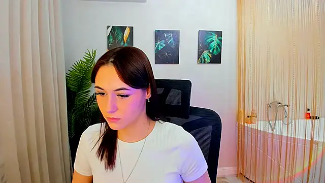 MakeYoueHappy online show from 28, 11, 2025