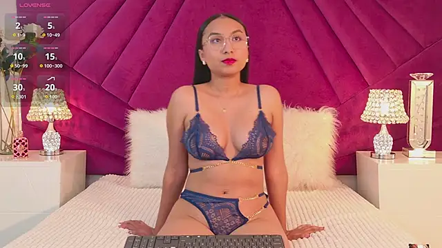 MiahDiRose online show from 28, 10, 2025