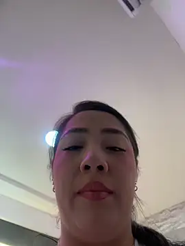 Hannahpradaa  online show from 17, 1, 2026