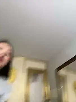 Hannahpradaa  online show from 8, 11, 2025