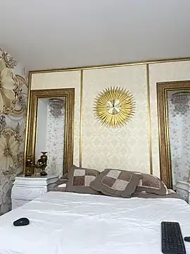 Hannahpradaa  online show from 25, 11, 2025