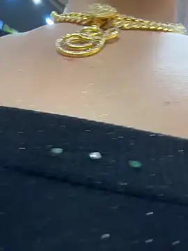 Hannahpradaa  online show from 24, 11, 2025