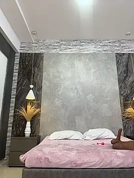 Hannahpradaa  online show from 17, 12, 2025