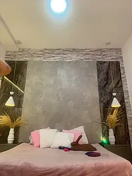 Hannahpradaa  online show from 13, 1, 2026