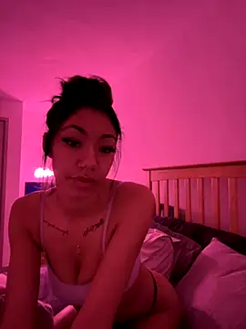 lightskinlatina online show from 23, 11, 2025