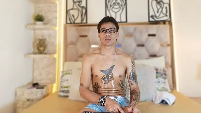 Andrew Haalls online show from 18, 12, 2025