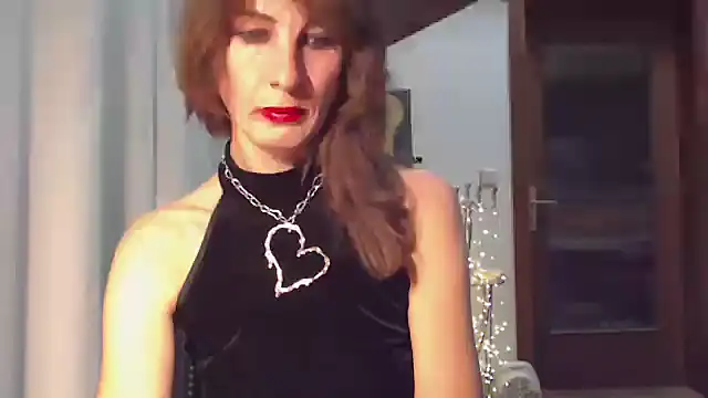 MissDyannis online show from 10, 11, 2025