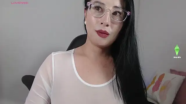 Emma Hotkiss online show from 19, 5, 2026