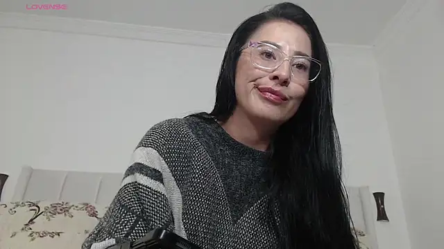 Emma Hotkiss online show from 21, 4, 2026