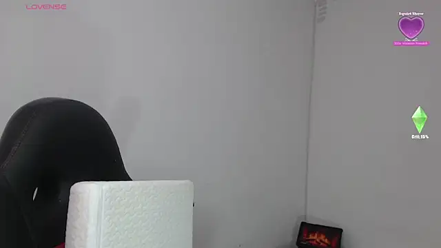 Emma Hotkiss online show from 4, 5, 2026