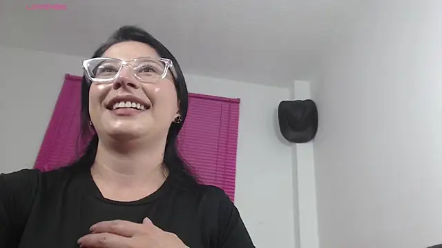 Emma Hotkiss online show from 13, 4, 2026