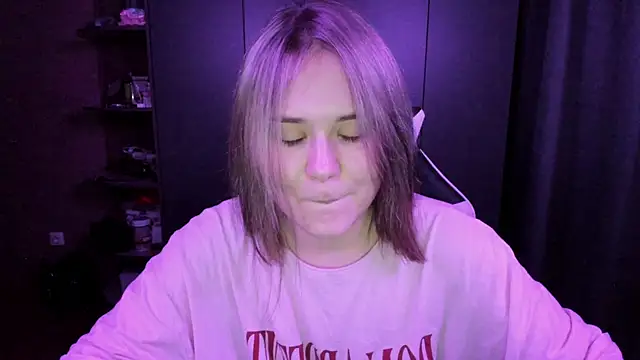 sophia lix online show from 17, 11, 2025