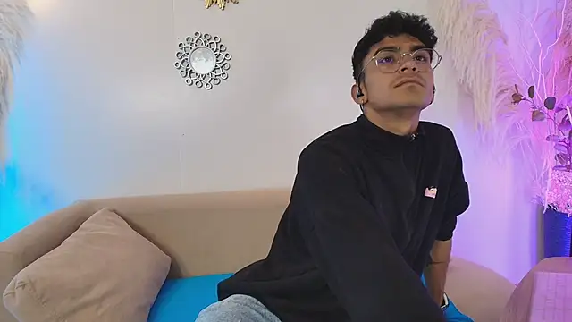 SexyAndresito22 online show from 5, 11, 2025