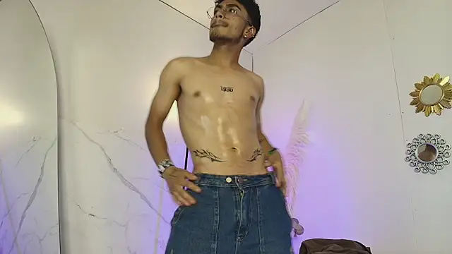 SexyAndresito22 online show from 26, 11, 2025