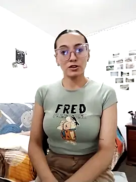 Snapshot of bellastorme04 chatting on 14, 4, 2026 bellastorme04 online show from 14, 4, 2026