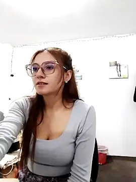 Snapshot of bellastorme04 chatting on 2, 4, 2026 bellastorme04 online show from 2, 4, 2026