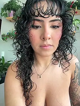 Snapshot of SugarTroubl33 chatting on 19, 12, 2025 SugarTroubl33 online show from 19, 12, 2025