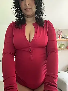 Snapshot of SugarTroubl33 chatting on 27, 10, 2025 SugarTroubl33 online show from 27, 10, 2025