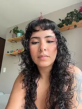 SugarTroubl33 online show from 2, 4, 2026