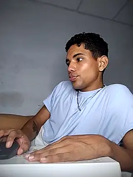 Alex Sweeting online show from 17, 11, 2025