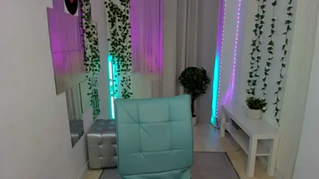 Evanessa Johns online show from 1, 2, 2026