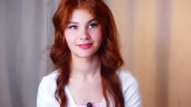 Snapshot of YettaCalabria chatting on 4, 2, 2026 YettaCalabria online show from 4, 2, 2026