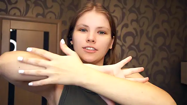 YoshieGradney online show from 7, 11, 2025