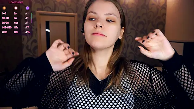 YoshieGradney online show from 21, 11, 2025