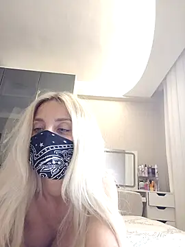 Snapshot of Sweet_xxBuse chatting on 10, 6, 2026 Sweet xxBuse online show from 10, 6, 2026