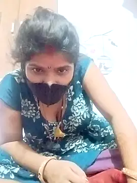 Snapshot of hot_couple_000 chatting on 28, 10, 2025 hot couple 000 online show from 28, 10, 2025