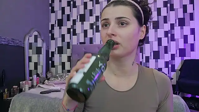 venusinylons online show from 15, 11, 2025