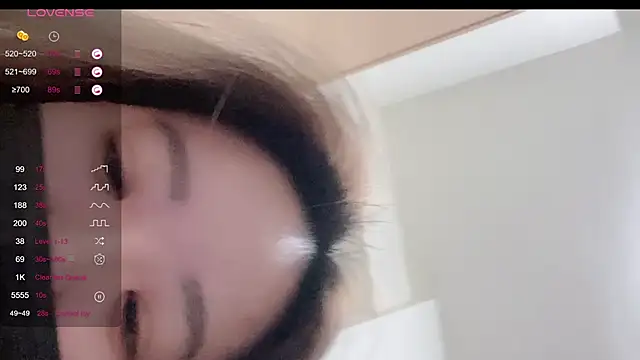 Snapshot of kim1010holiday chatting on 3, 12, 2025 kim1010holiday online show from 3, 12, 2025