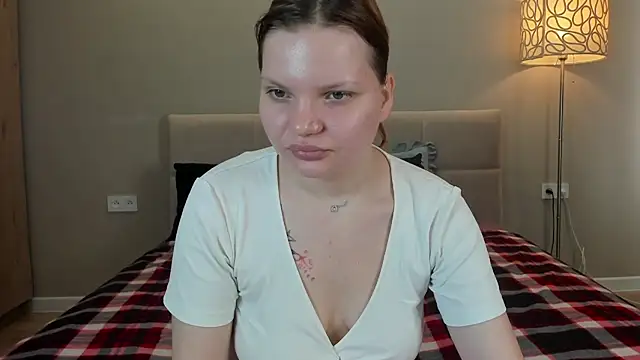 babyyullii online show from 4, 6, 2026