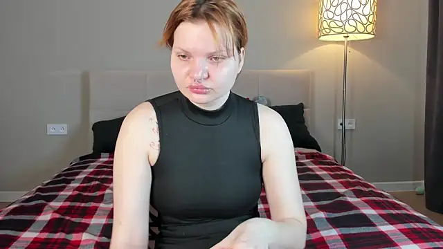 babyyullii online show from 10, 4, 2026