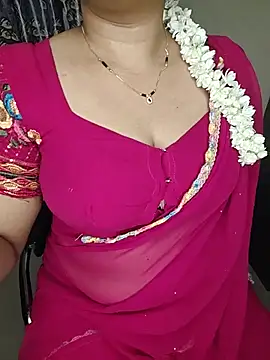 Snapshot of shreyareddy99 chatting on 19, 5, 2026 shreyareddy99 online show from 19, 5, 2026