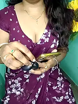 Snapshot of shreyareddy99 chatting on 4, 2, 2026 shreyareddy99 online show from 4, 2, 2026