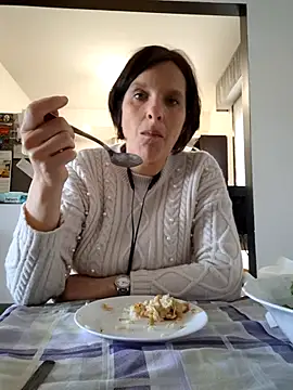 Piediniecollant online show from 31, 3, 2026