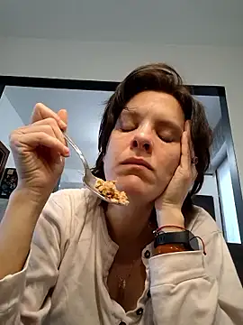 Piediniecollant online show from 8, 1, 2026