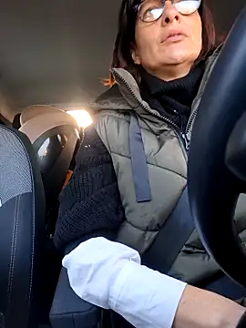 Piediniecollant online show from 11, 11, 2025