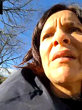 Piediniecollant online show from 23, 11, 2025