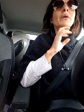 Piediniecollant online show from 12, 11, 2025