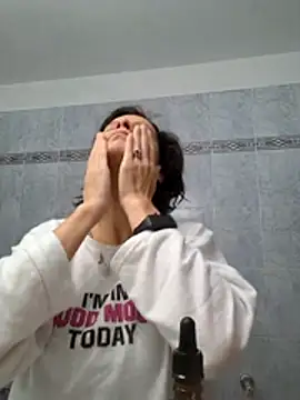 Piediniecollant online show from 23, 12, 2025