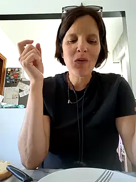 Piediniecollant online show from 3, 6, 2026
