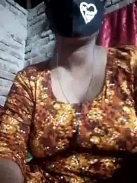 Snapshot of Liza0103 chatting on 27, 10, 2025 Liza0103 online show from 27, 10, 2025