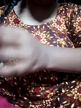 Snapshot of Liza0103 chatting on 29, 10, 2025 Liza0103 online show from 29, 10, 2025